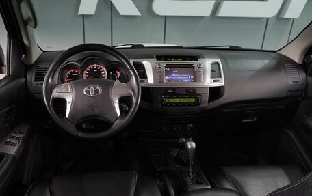 Toyota Hilux VII, 2015 год, 2 749 000 рублей, 6 фотография