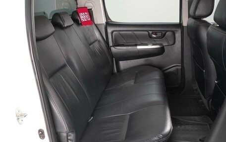 Toyota Hilux VII, 2015 год, 2 749 000 рублей, 7 фотография