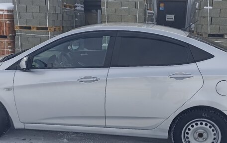 Hyundai Solaris II рестайлинг, 2011 год, 570 000 рублей, 1 фотография