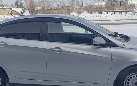Hyundai Solaris II рестайлинг, 2011 год, 570 000 рублей, 3 фотография