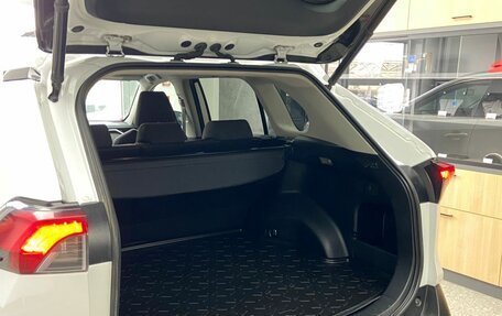 Toyota RAV4, 2019 год, 2 860 000 рублей, 11 фотография