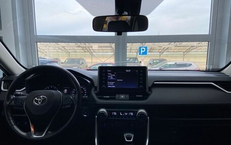Toyota RAV4, 2019 год, 2 860 000 рублей, 14 фотография