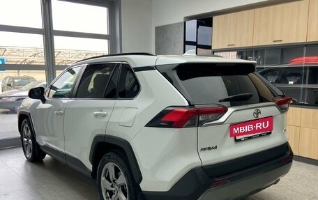 Toyota RAV4, 2019 год, 2 860 000 рублей, 6 фотография