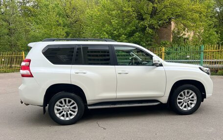 Toyota Land Cruiser Prado 150 рестайлинг 2, 2017 год, 3 800 000 рублей, 7 фотография