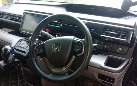 Honda Stepwgn IV, 2016 год, 2 200 000 рублей, 7 фотография