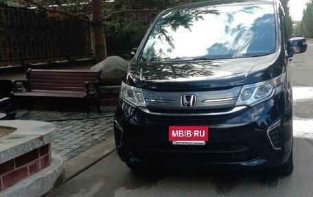 Honda Stepwgn IV, 2016 год, 2 200 000 рублей, 3 фотография