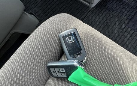 Honda Stepwgn IV, 2016 год, 2 200 000 рублей, 14 фотография
