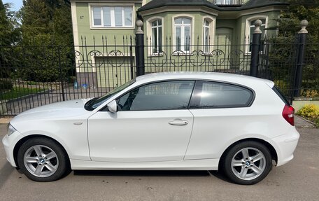 BMW 1 серия, 2011 год, 800 000 рублей, 4 фотография