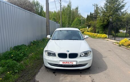 BMW 1 серия, 2011 год, 800 000 рублей, 2 фотография