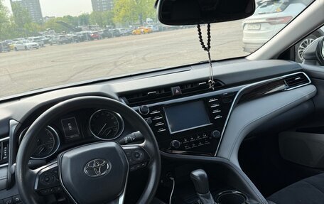 Toyota Camry, 2018 год, 2 400 000 рублей, 8 фотография