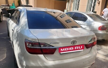 Toyota Camry, 2017 год, 1 850 000 рублей, 6 фотография