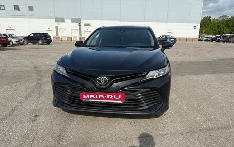 Toyota Camry, 2018 год, 2 400 000 рублей, 3 фотография