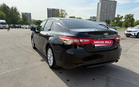 Toyota Camry, 2018 год, 2 400 000 рублей, 5 фотография