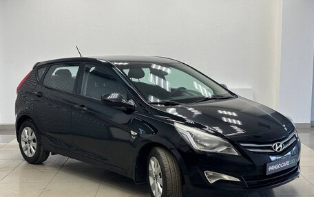 Hyundai Solaris II рестайлинг, 2016 год, 950 000 рублей, 3 фотография