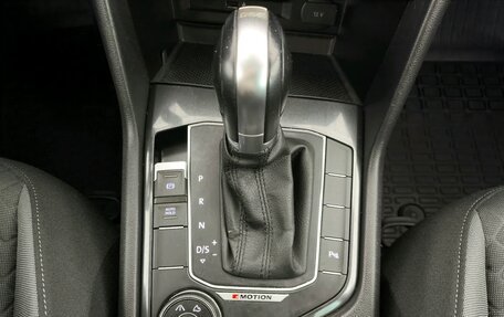 Volkswagen Tiguan II, 2018 год, 2 290 000 рублей, 14 фотография