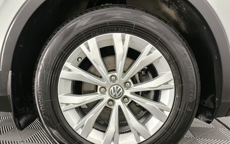 Volkswagen Tiguan II, 2018 год, 2 290 000 рублей, 13 фотография