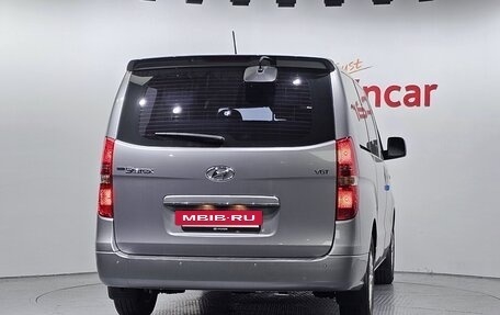 Hyundai Grand Starex Grand Starex I рестайлинг 2, 2021 год, 2 482 000 рублей, 4 фотография
