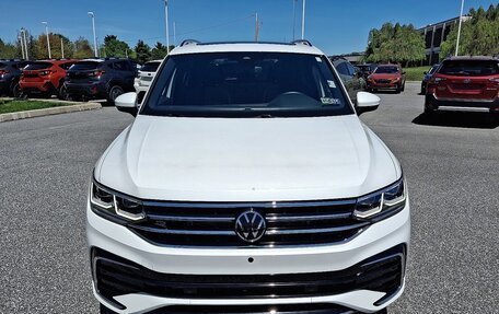 Volkswagen Tiguan II, 2022 год, 4 660 000 рублей, 2 фотография