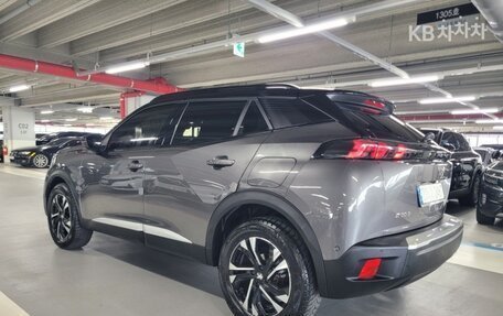 Peugeot 2008 II, 2022 год, 2 100 000 рублей, 3 фотография