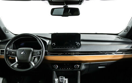 Mitsubishi Outlander, 2023 год, 3 429 700 рублей, 13 фотография