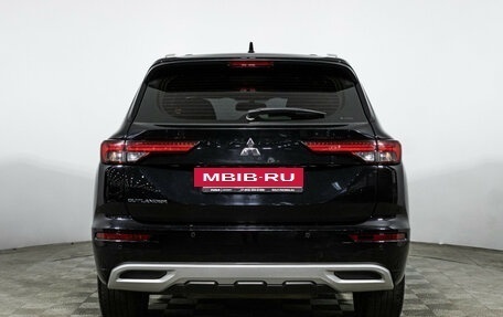 Mitsubishi Outlander, 2023 год, 3 429 700 рублей, 6 фотография