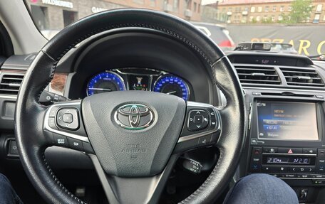 Toyota Camry, 2016 год, 2 370 000 рублей, 10 фотография