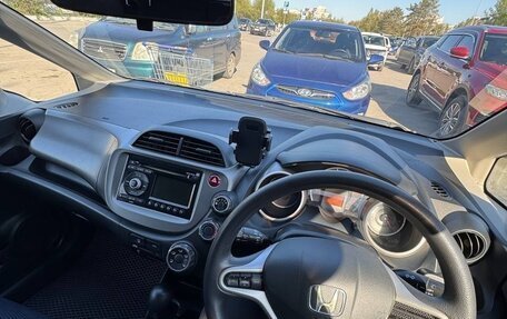 Honda Fit III, 2010 год, 920 000 рублей, 13 фотография