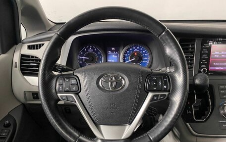 Toyota Sienna III, 2019 год, 3 890 000 рублей, 14 фотография