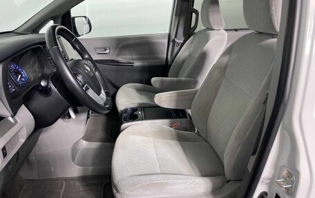 Toyota Sienna III, 2019 год, 3 890 000 рублей, 18 фотография