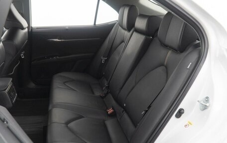 Toyota Camry, 2018 год, 3 390 000 рублей, 10 фотография