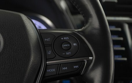 Toyota Camry, 2020 год, 2 670 000 рублей, 18 фотография
