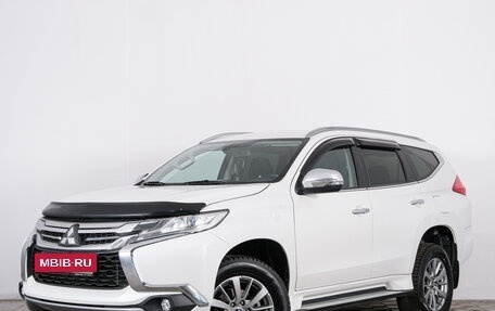 Mitsubishi Pajero Sport III рестайлинг, 2018 год, 2 699 000 рублей, 2 фотография