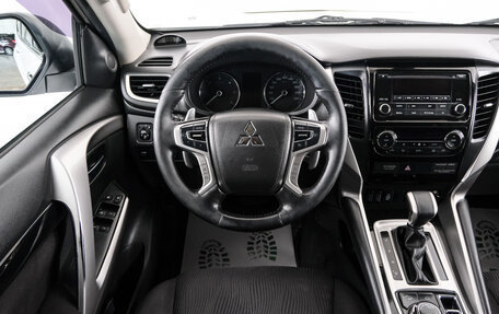 Mitsubishi Pajero Sport III рестайлинг, 2018 год, 2 699 000 рублей, 13 фотография