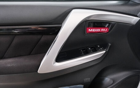 Mitsubishi Pajero Sport III рестайлинг, 2018 год, 2 699 000 рублей, 21 фотография
