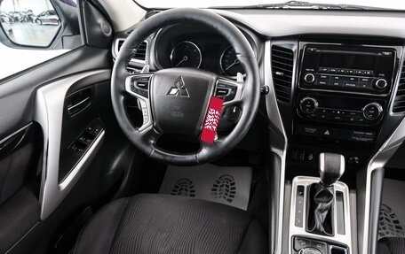 Mitsubishi Pajero Sport III рестайлинг, 2018 год, 2 699 000 рублей, 8 фотография