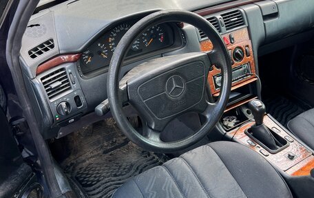 Mercedes-Benz E-Класс, 1996 год, 110 000 рублей, 13 фотография