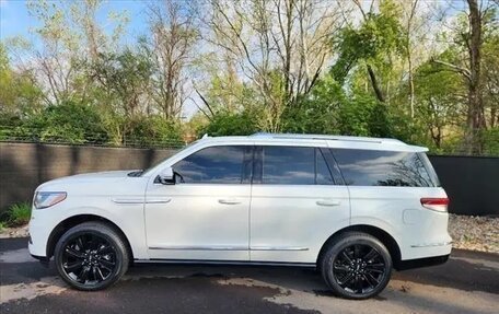 Lincoln Navigator, 2022 год, 11 850 000 рублей, 2 фотография