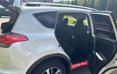 Toyota RAV4, 2016 год, 2 500 000 рублей, 18 фотография