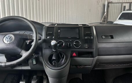 Volkswagen Transporter T5 рестайлинг, 2006 год, 1 099 900 рублей, 11 фотография