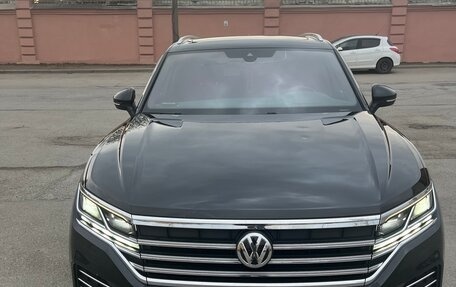 Volkswagen Touareg III, 2020 год, 5 500 000 рублей, 1 фотография