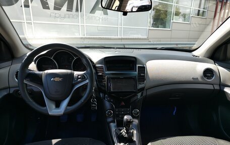 Chevrolet Cruze II, 2010 год, 497 000 рублей, 5 фотография