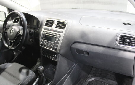 Volkswagen Polo VI (EU Market), 2015 год, 775 000 рублей, 11 фотография