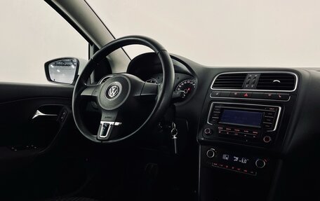 Volkswagen Polo VI (EU Market), 2015 год, 895 000 рублей, 11 фотография