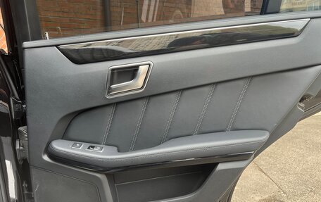 Mercedes-Benz E-Класс, 2013 год, 2 940 000 рублей, 21 фотография