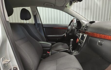Toyota Avensis III рестайлинг, 2005 год, 750 000 рублей, 9 фотография
