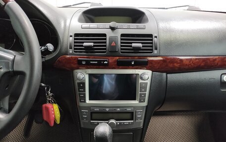 Toyota Avensis III рестайлинг, 2005 год, 750 000 рублей, 12 фотография