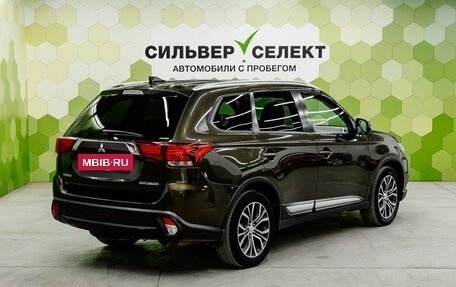 Mitsubishi Outlander III рестайлинг 3, 2018 год, 2 200 000 рублей, 2 фотография