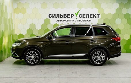 Mitsubishi Outlander III рестайлинг 3, 2018 год, 2 200 000 рублей, 7 фотография