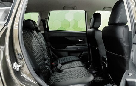 Mitsubishi Outlander III рестайлинг 3, 2018 год, 2 200 000 рублей, 12 фотография