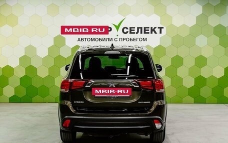 Mitsubishi Outlander III рестайлинг 3, 2018 год, 2 200 000 рублей, 4 фотография